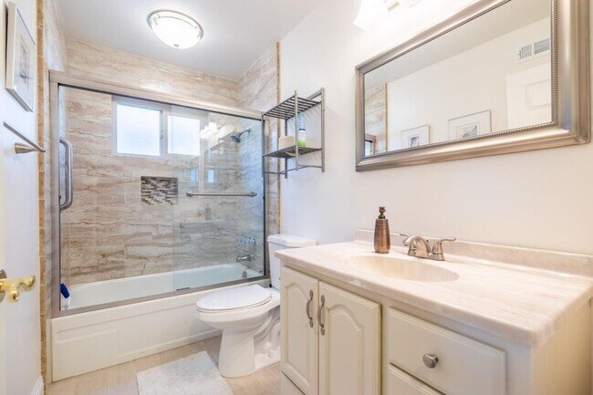 Building Photo - 3276 Andora Dr