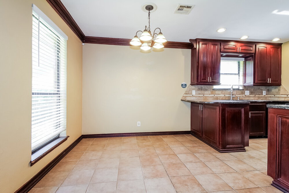 Building Photo - 1104 Meadow Lake Dr