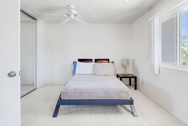 Building Photo - 48728 Desert Flower Dr