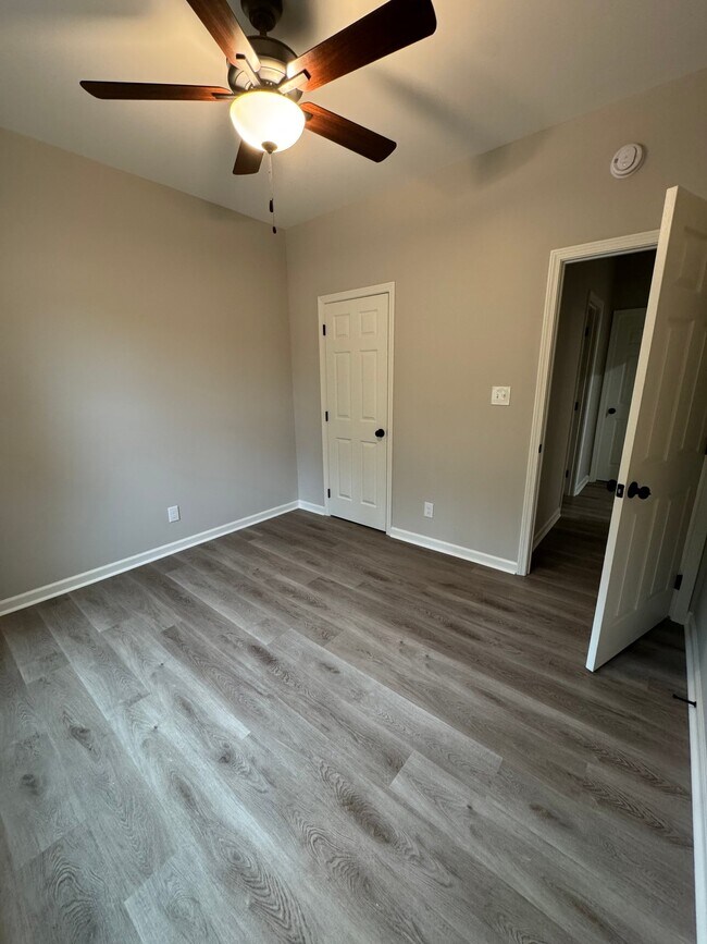 Building Photo - 456 Huffman Dr