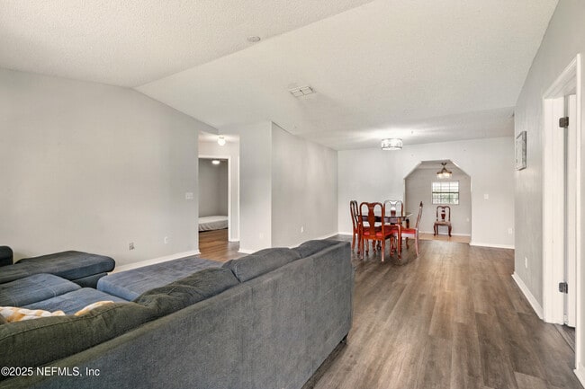 Building Photo - 6343 Alfredo Ct