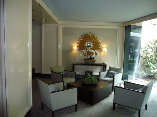 Building Photo - 145 Pinckney St