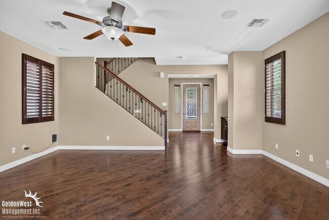 Building Photo - Beautiful 3Bdm 2.5Ba Home with Private Backyard in Power Ranch!