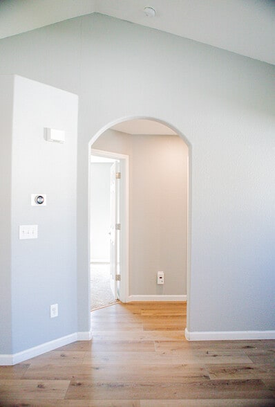 Building Photo - 338 Alder Ave