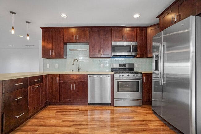 Building Photo - 38 Sunset Ave