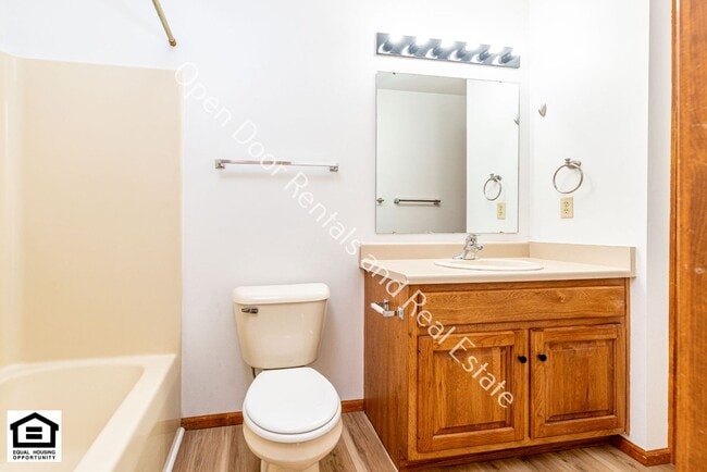 Building Photo - 1510/1512 Fieldstone Dr.