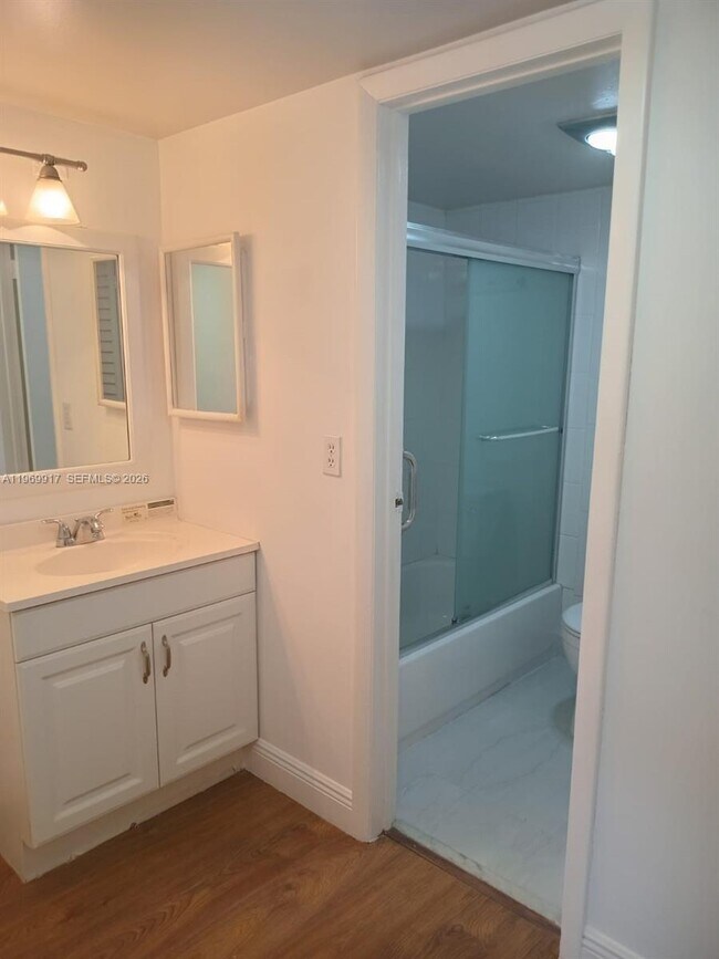 Building Photo - 20400 W Country Club Dr