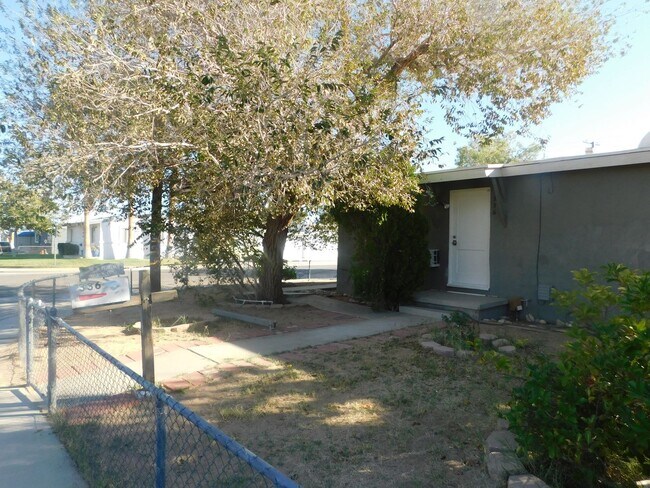 Building Photo - 865 Square Foot Property With a 7625 Squar...
