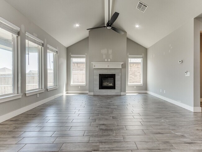 Building Photo - 3212 Hayven Cir