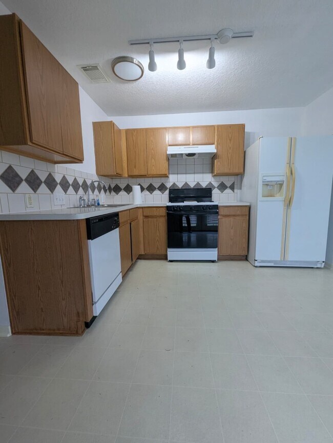 Building Photo - 13422 Sarento Village