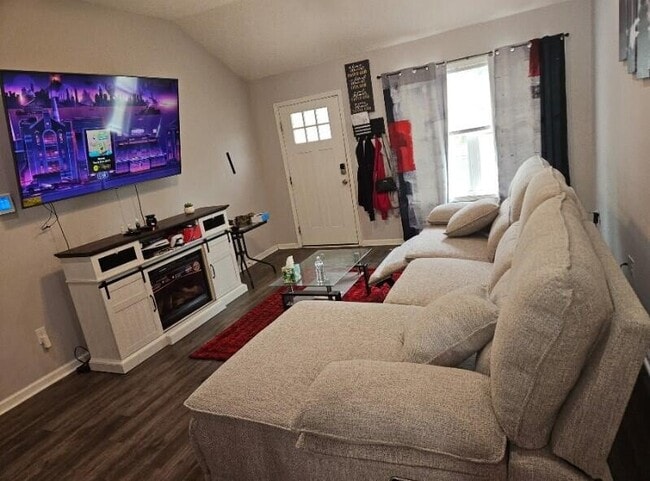 Building Photo - 810 Slidingrock Ln