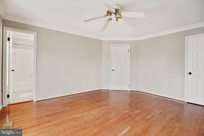 Building Photo - 5136 Glen Meadow Dr