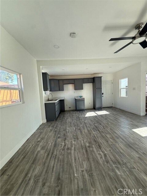 Building Photo - 6428 S Van Ness Ave