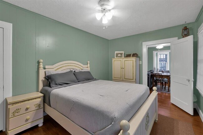 Building Photo - 1004 Mccall Ave