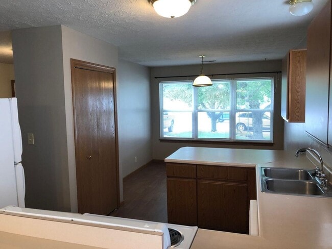Building Photo - 2110 Fincastle Way