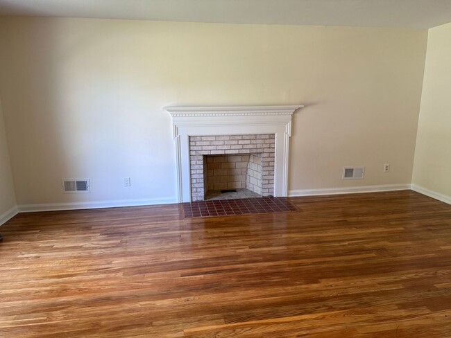 Building Photo - North Wilmington - 4 bedroom, 2.5 bath home in Chalfonte