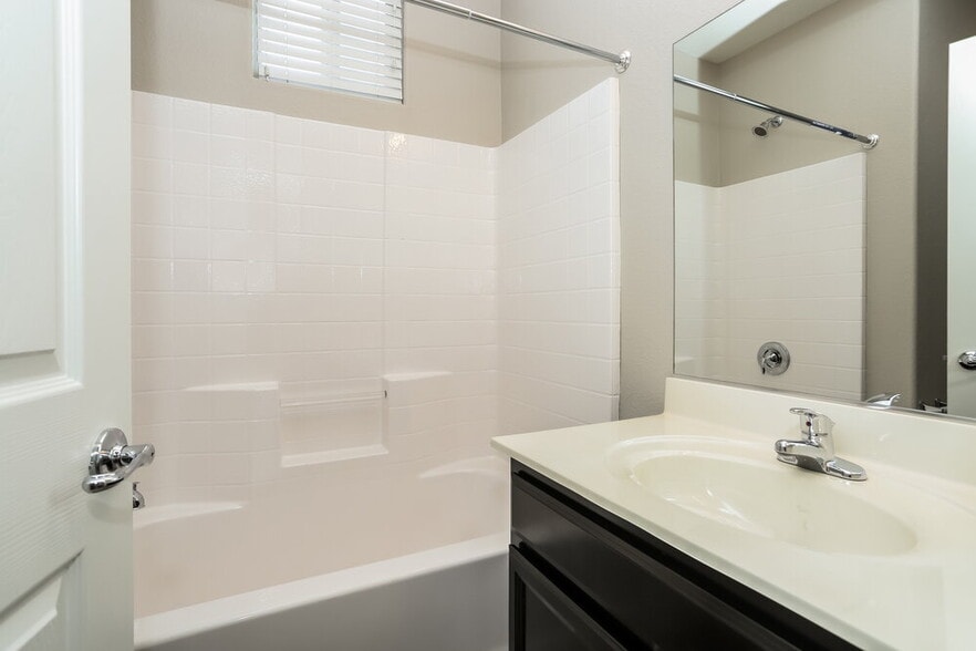 Building Photo - 8016 Central Railroad Ct