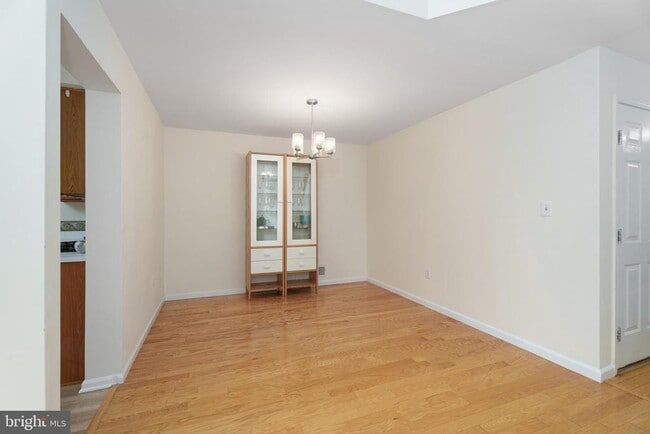 Building Photo - 610 Bollen Ct