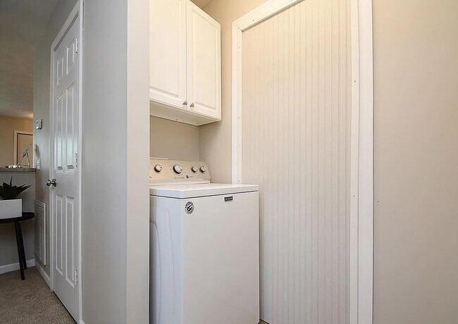 Building Photo - 345 Spruce St