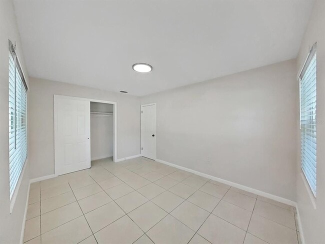 Building Photo - 4610 W Bay Villa Ave