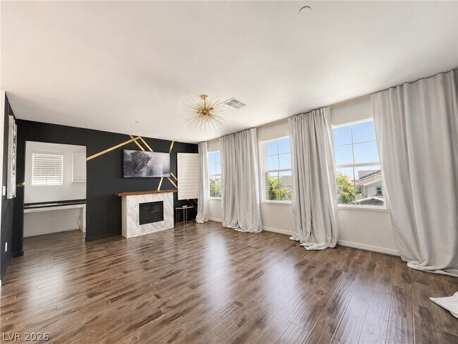 Building Photo - 372 Ambitious St