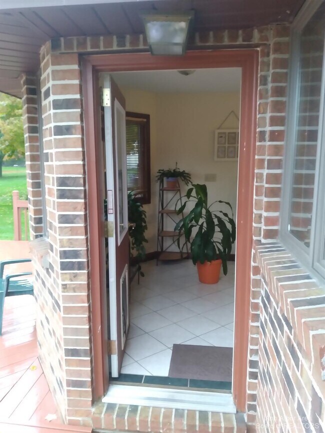 Building Photo - 5383 Textile Rd