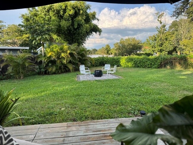 Building Photo - 1815 Barker Dr