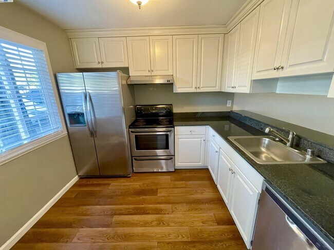 Building Photo - 7317 Starward Dr
