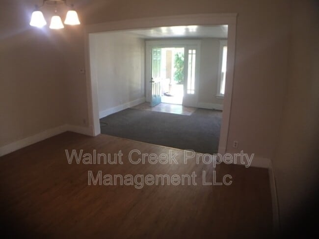 Building Photo - 2105 E 31st St