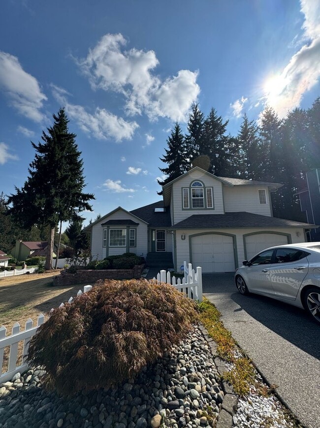 Primary Photo - HEART OF SILVERDALE - 4BED 3 BATH HOME