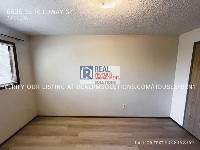 Building Photo - 6636 SE Reedway St