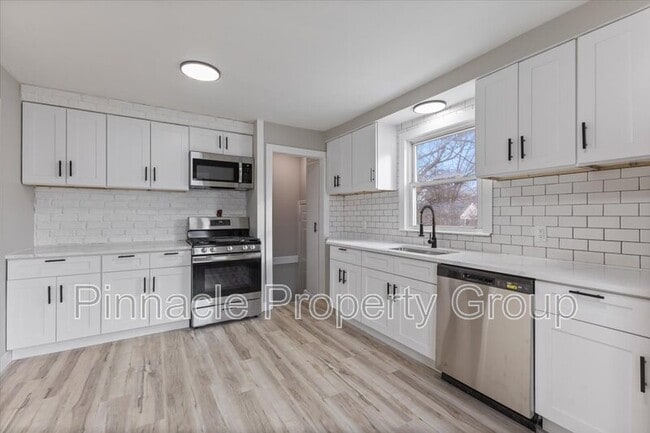 Building Photo - 407 E Hayes Ave