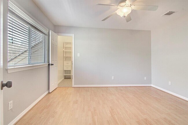 Building Photo - 4204 Lorimar Dr