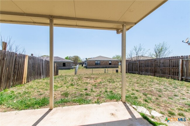 Building Photo - 402 Deloris Dr