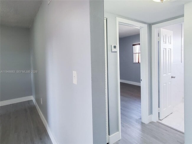 Building Photo - 1265 W 24th St