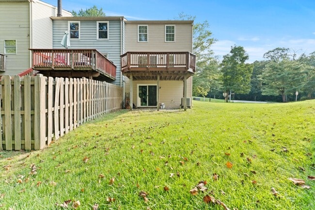 Building Photo - 8161 Sheffield Ct