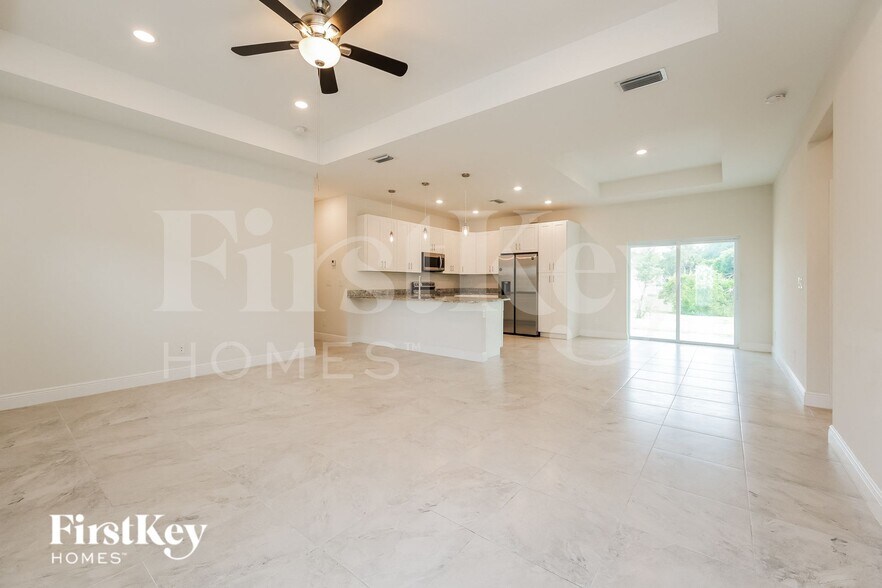Building Photo - 4451 Sargon Ave