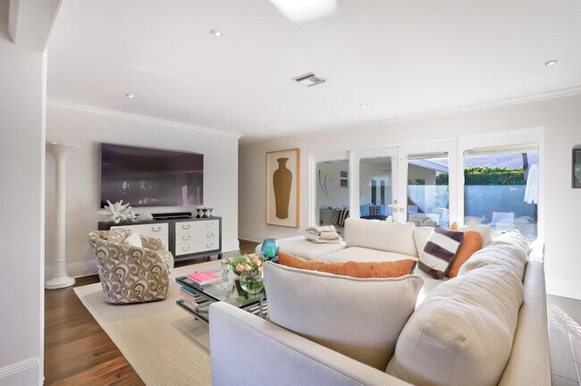 Building Photo - 835 Canary Walk