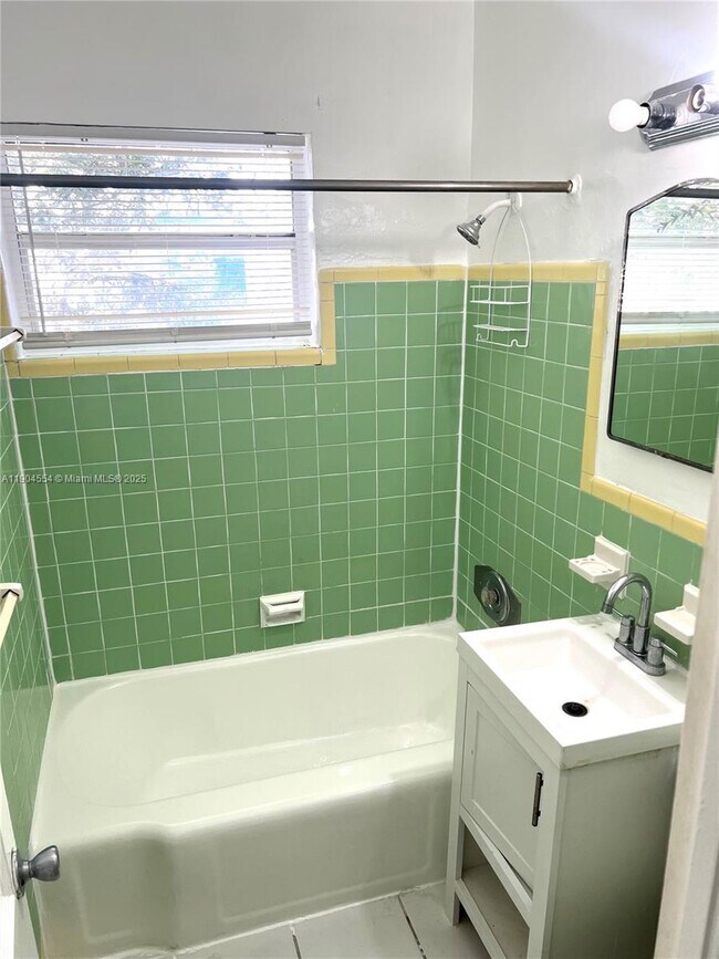 Building Photo - 1931 Jefferson St