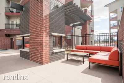 Building Photo - 275 S Cherokee St