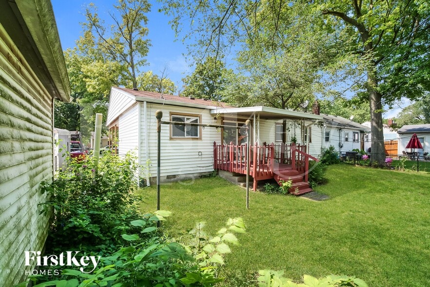 Building Photo - 2031 Sharon Ave