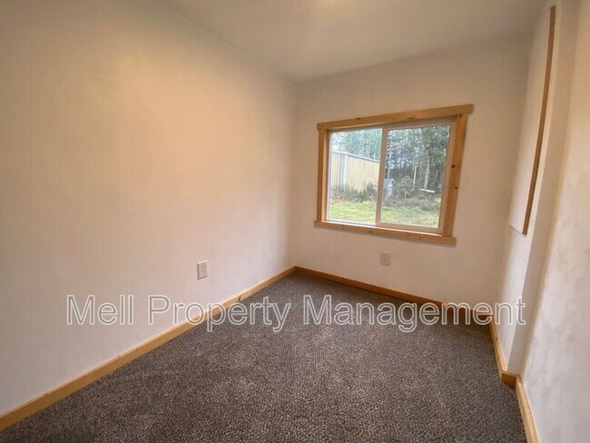 Building Photo - 1000 E Pickering Rd