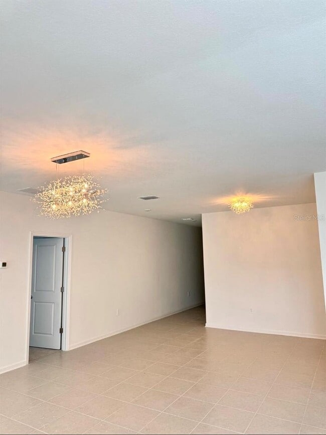 Building Photo - 2704 Pioneer Trl