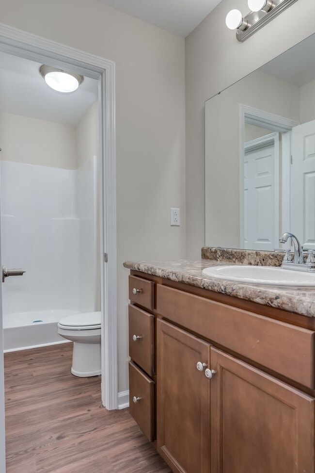 Building Photo - Welcome Home – Spacious Apartment with Mod...