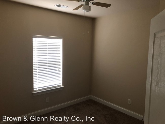 Building Photo - 3 br, 2 bath House - 4820 Water Ct.