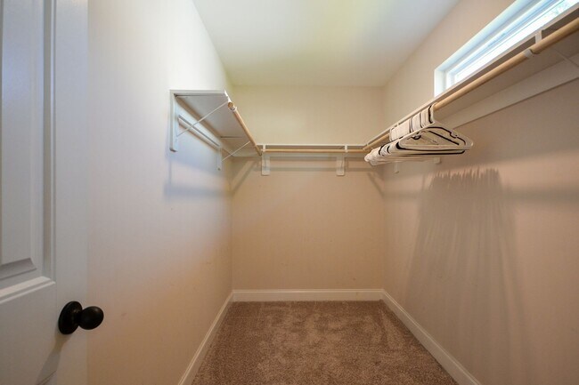 Building Photo - Beautiful 3 Bedroom + Flex Room in Gated Community of Mimosa Bay