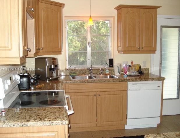 Building Photo - 509 Gerona Ave