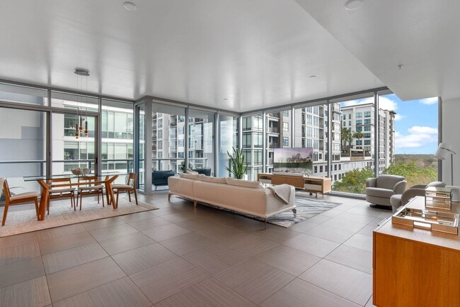 Building Photo - Luxury Corner Unit in Downtown Orlando’s Premier High-Rise Building