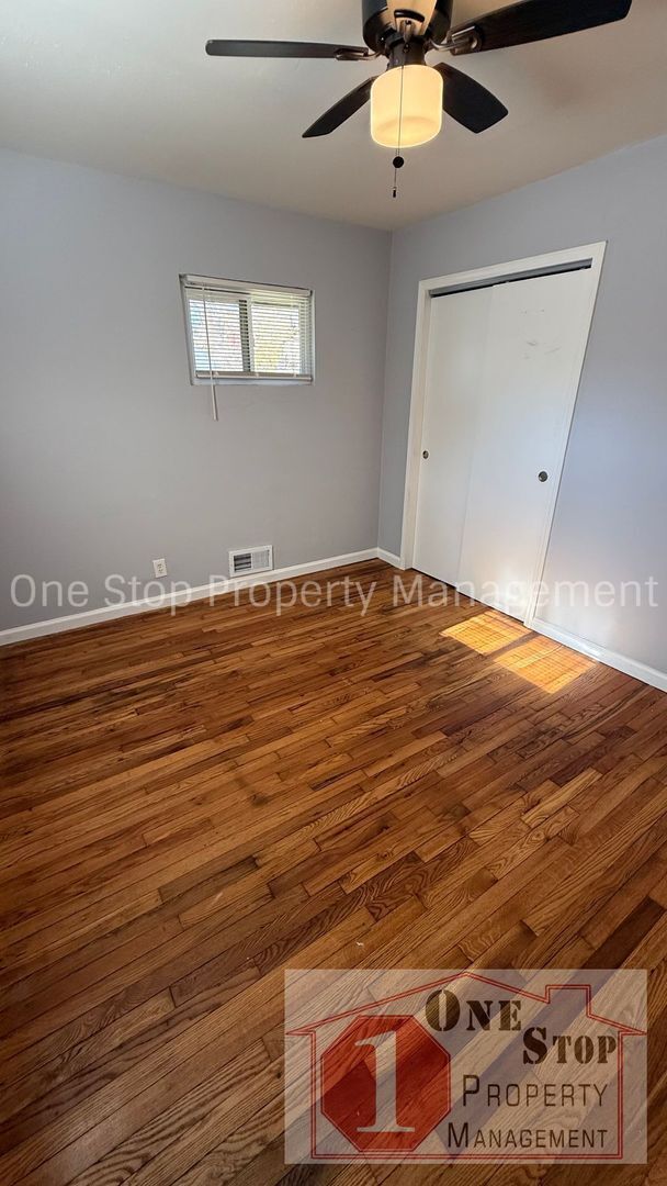 Building Photo - 4 Bedroom, 2 Bathroom home in Kansas City