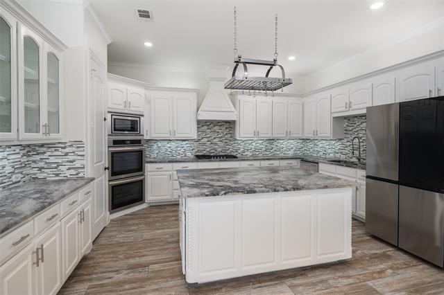 Building Photo - 3871 Venetian Way